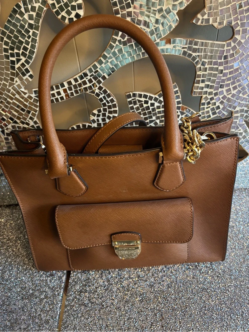 🌟Michael Kors Brown Women’s Handbag with Matching Wallet